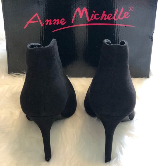 ❤️ Black Suede Front Slit Booties 4in Heel - Picture 3 of 7